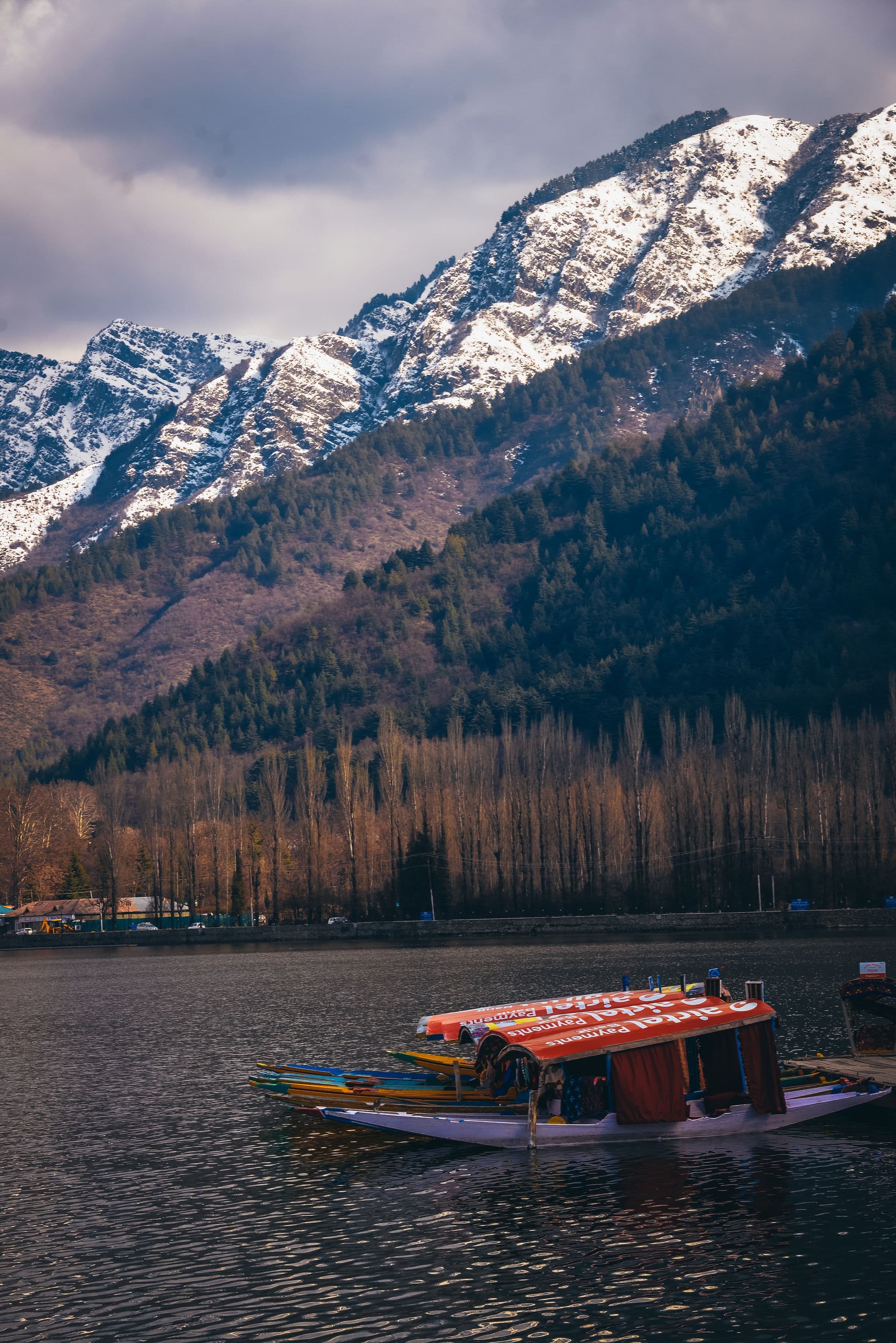Nagin Lake Mountains